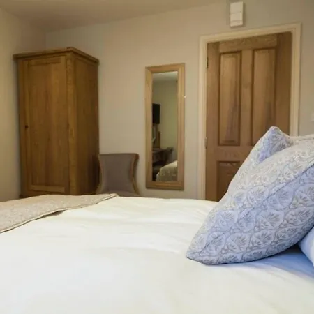 Parkers House Bed & Breakfast-3